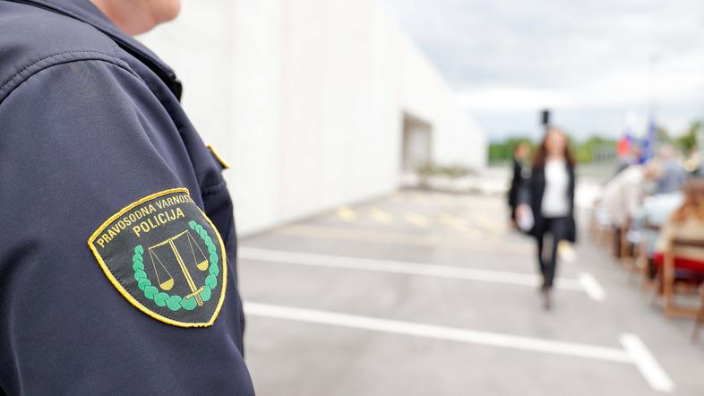 odprtje novega Zavoda za prestajanje kazni zapora Ljubljana-Dobrunje, paznik