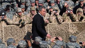 Bush je v govoru napovedal, da so varnostne razmere v Iraku boljše, zato je može