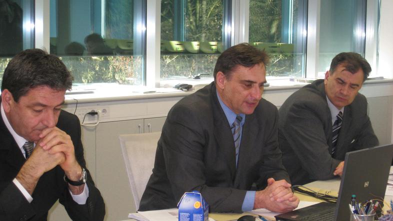 Novi predsednik Miljenko Muha (levo) in bivši predsednik Božidar Resnik bosta še