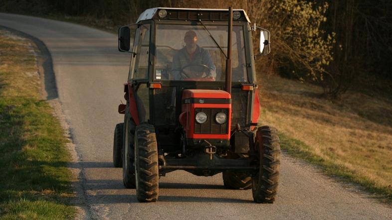 traktor,  kmet