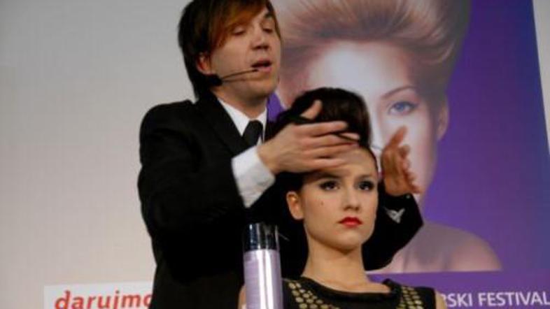 Stevo Pavlovič pričakuje znižanje cen frizerskih storitev.