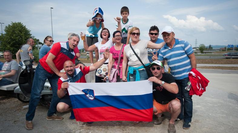 (Slovenija - Anglija) navijači pred stadionom euro 2016