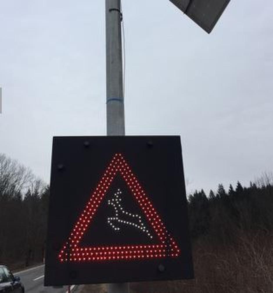 Dinamični prometni znak | Avtor: LIFE DINALP BEAR 