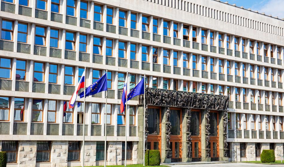 Zadeva Black Cube: Knovs ni odkril nepravilnosti