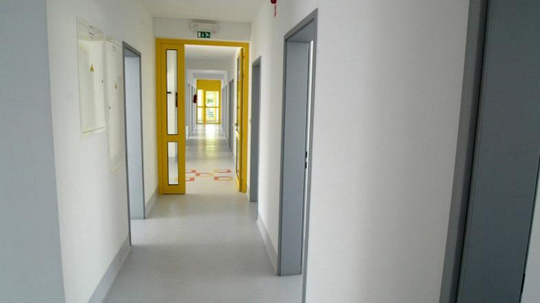 Odločitev o sprejemu pripornikov bi menda lahko sprejeli šele po sprejemu zakona