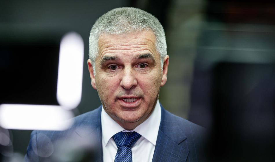 Ostri očitki v Državnem svetu: Zahtevajo takojšnjo razrešitev Lotriča!