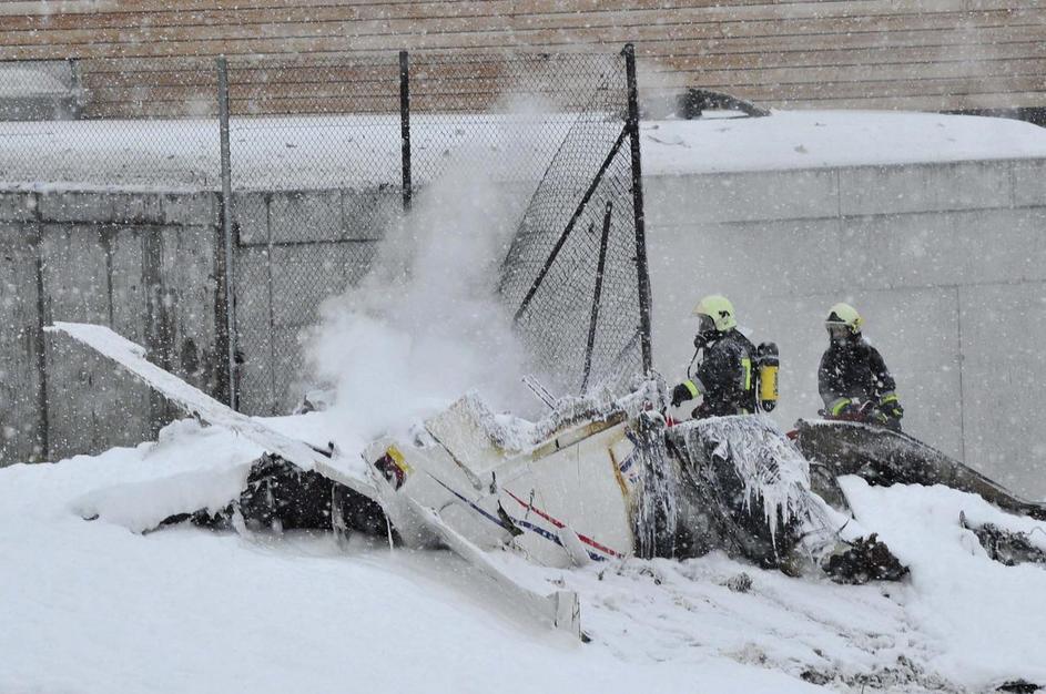 Letalo naj bi po neuradnih podatkih pripadalo nemški letalski družbi Windrose Ai