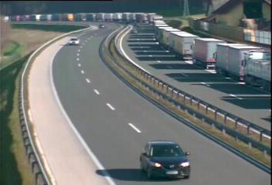Zastoj dolenjska avtocesta, fotografija je simbolična | Avtor: Prometno-informacijski center