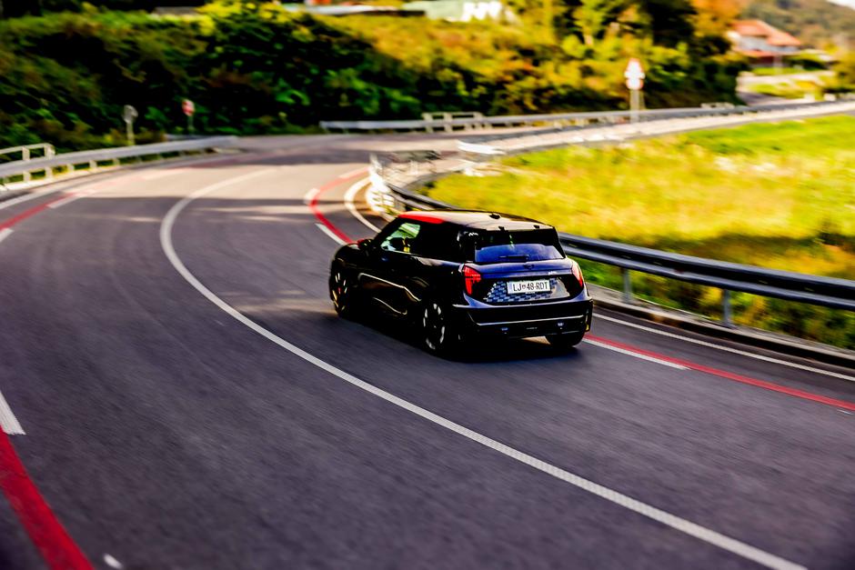 MINI John Cooper Works E | Avtor: Saša Despot