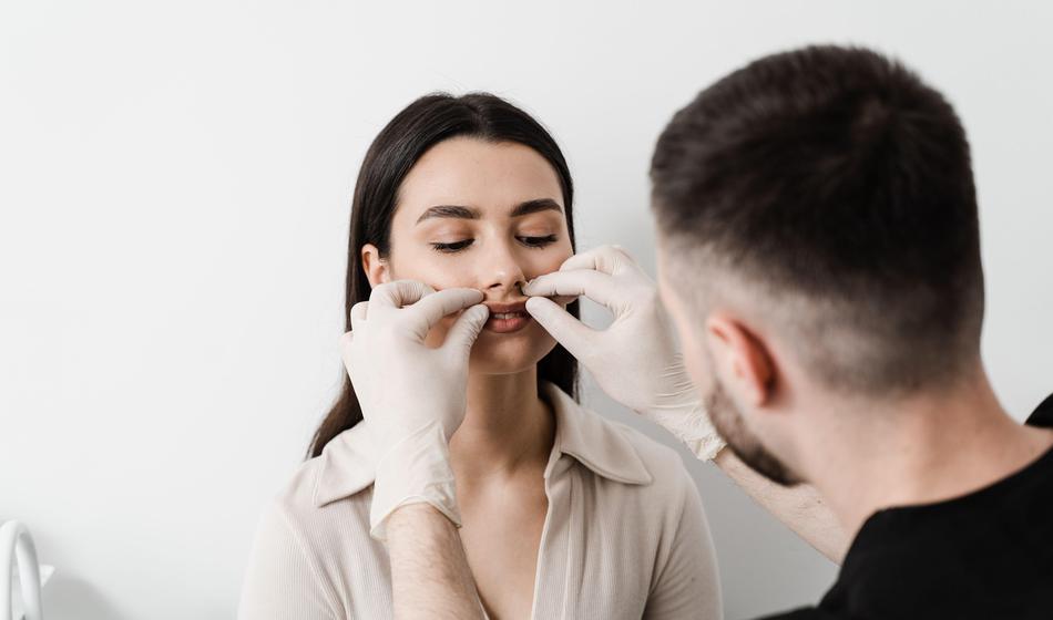 Pri takšnih ljudeh naš ugledni plastični kirurg ne opravlja posegov