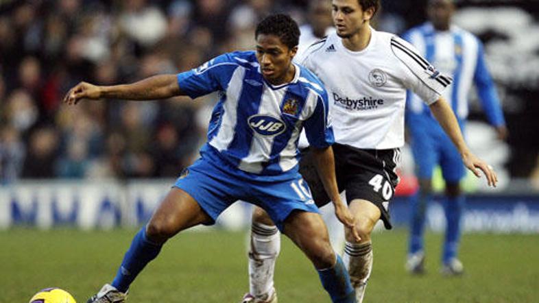 Antonio Valencia ni več le posojeni igralec Wigana.