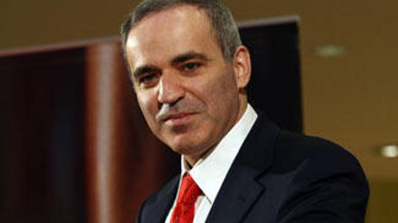 Zasedanje t. i. alternativnega parlamenta je najnovejši poskus Kasparova, da zdr