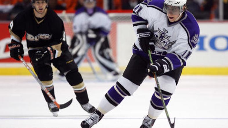 Anže Kopitar še naprej zbira točke.