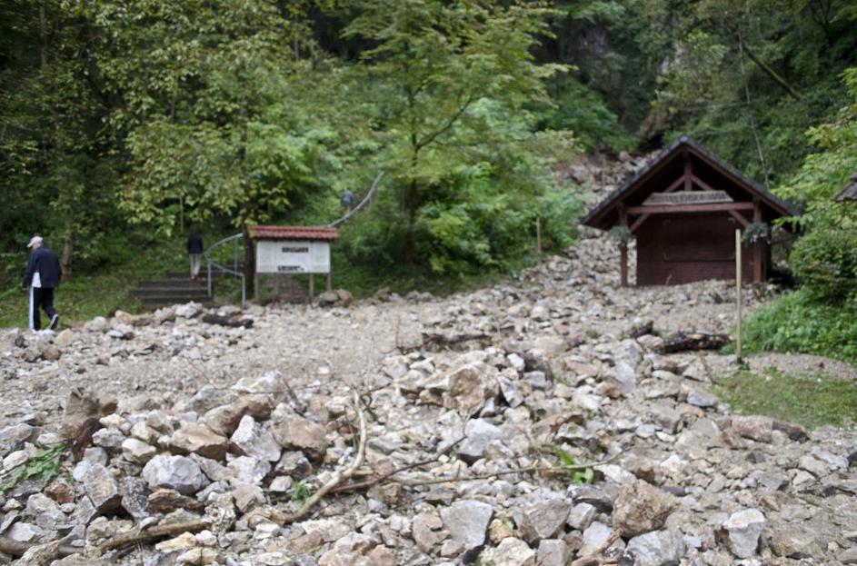 Okolica Kostanjeviške jame