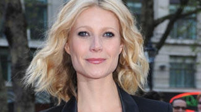 Gwyneth je med porodom mislila na svojega mrtvega očeta, da bi pozabila na porod