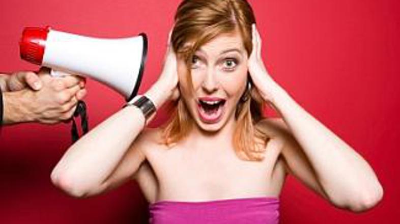 Sluh je nujen za normalno komunikacijo!