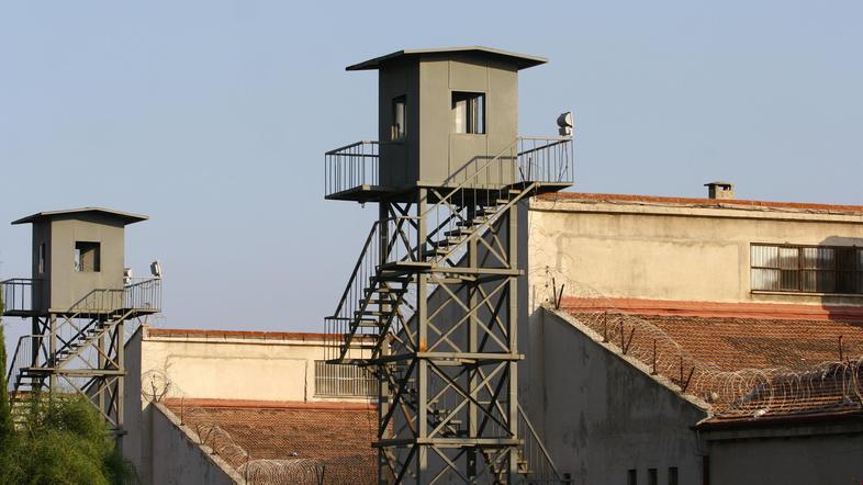 V mariborskem zaporu je eden od zapornikov izvedel drzen pobeg, iskanje še traja