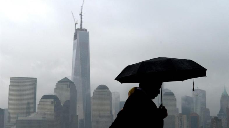 Jersey City New Jersey Manhattan stolpnice dežnik dež