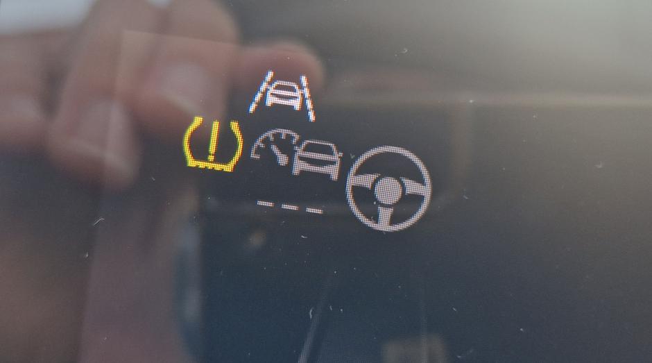 Opozorilo za tlak v pnevmatikah | Avtor: Žurnal24 