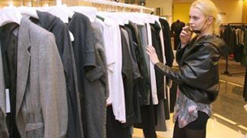 Lindsay mesta ne sme zapustiti zaradi nakupovanja.