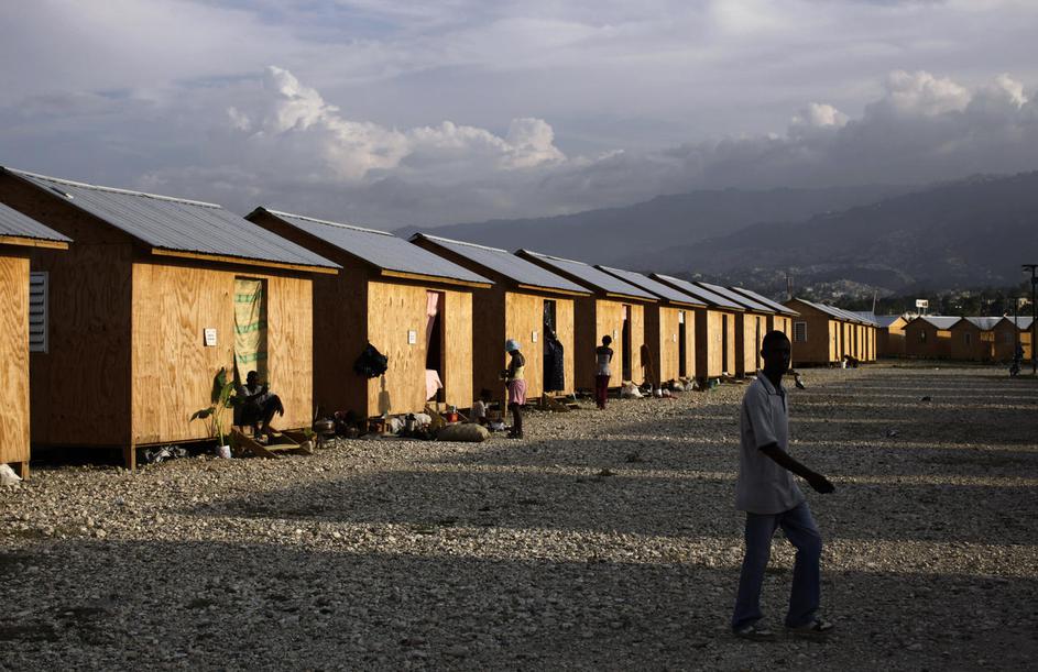 Gluhoneme žrtve potresa so v prestolnici Port-au-Prince dobile svoje naselje.