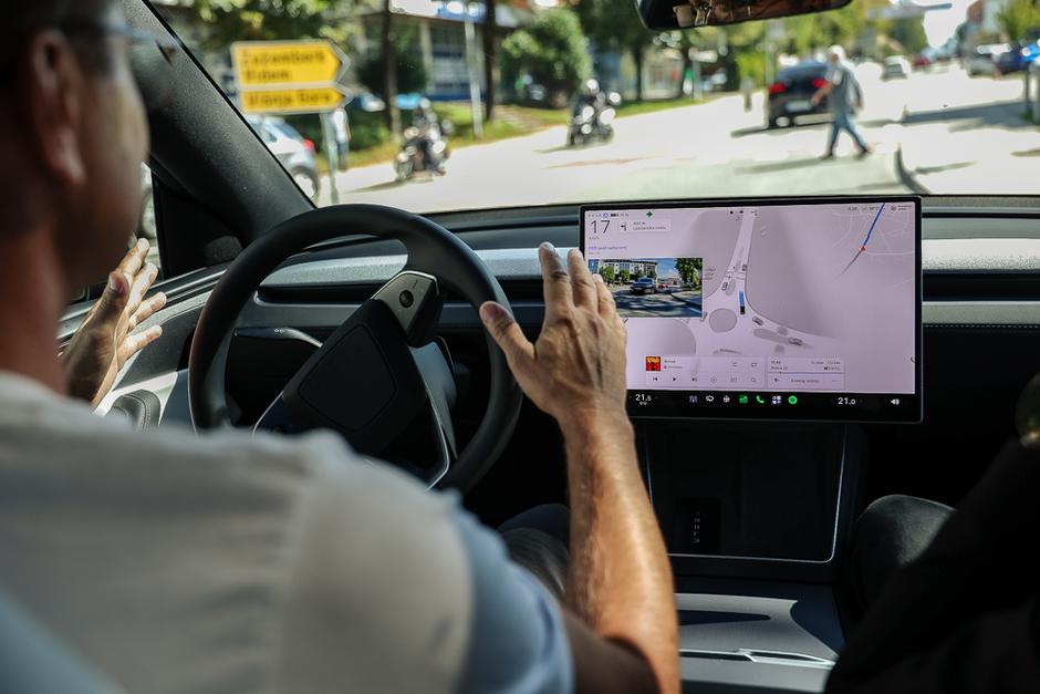 FSD Tesla, samodejna vožnja | Avtor: Saša Despot