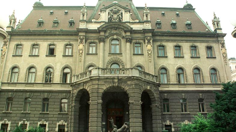 Izobrazba že dalj časa ni več zaščita pred reviščino a kriza je razmere še poost