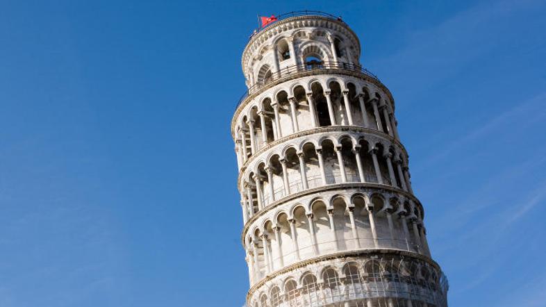 Poševni stolp v Pisi se odlično drži v kategoriji "najbolj bedno srednjeveško ču