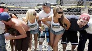 Letos so udeleženci pokazali preveč tudi za vsega vajene Američane.