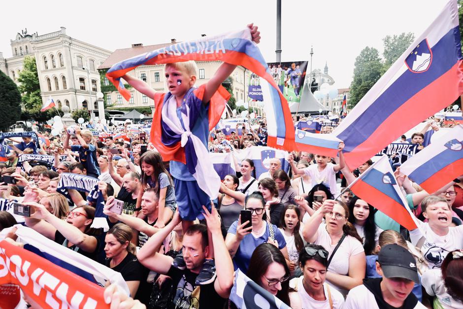 sprejem nogometne reprezentance Slovenije | Avtor: Saša Despot