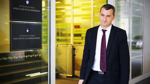 Slovenija 30.10.2013 Samo Omerzel minister za infrastrukturo in prostor, prihod 