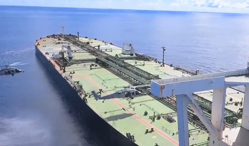 Drama v Indijskem oceanu: Američani prestregli tanker z nafto, to je sledilo