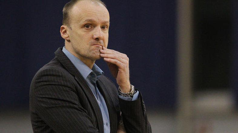 Zdovc prvič opozarja, da se v klubu dogajajo čudne stvari. (Foto: union.olimpija