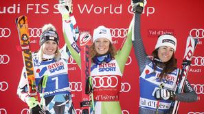 (od leve proti desni): Cornelia Hütter, Ilka Štuhec in Sofia Goggia.