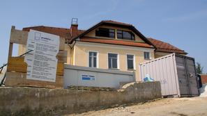 Obnove ter dozidave šole in vrtca se je lotilo Gradišče, zdaj delo nadaljuje Kos