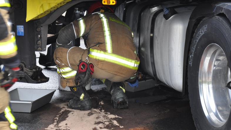 prometne nesreča tovornjak avtocesta