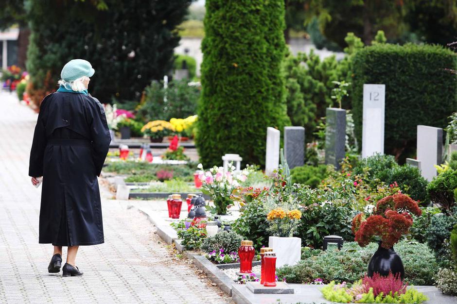 Žale | Avtor: Saša Despot