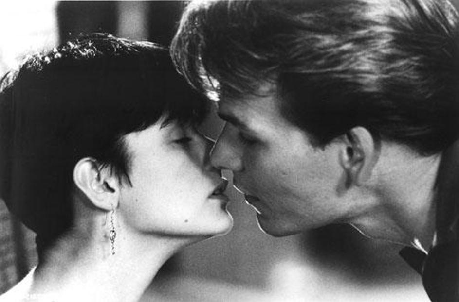 Patrick z Demi Moore v filmu Duh.