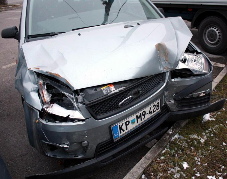totalka, razbit avto, kasko | Avtor: Janez Zalaznik