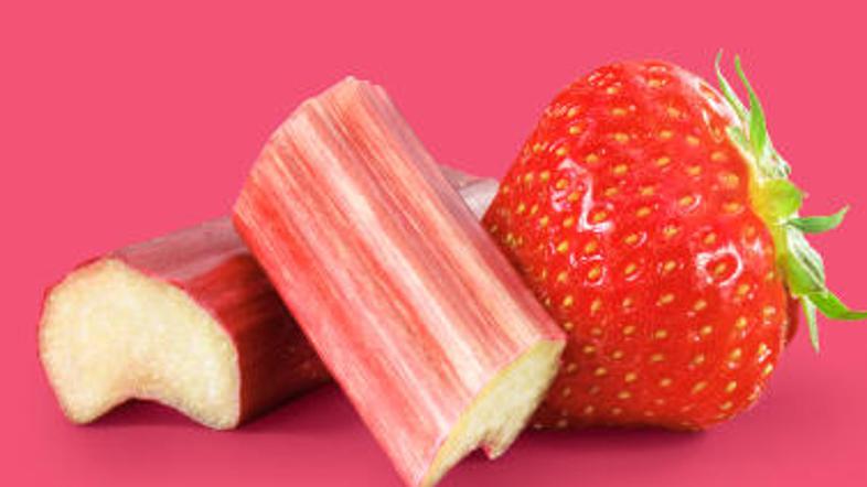 Rabarbara in jagode so bogat vir železa.