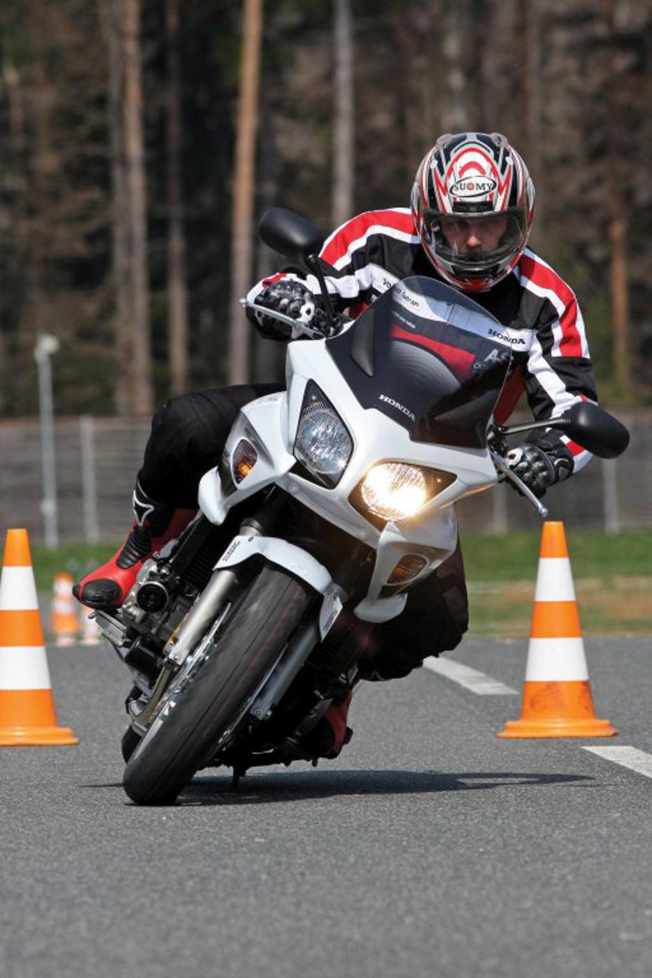 Tečaj varne vožnje | Avtor: AMZS