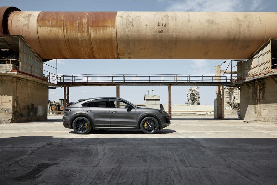 Porsche cayenne turbo E-hybrid | Avtor: Porsche
