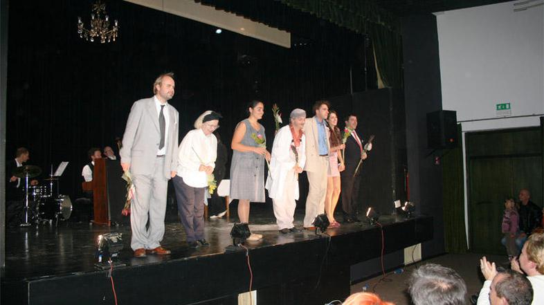 Igralci v predstavi Duohtar pod mus. (Foto: ZKD Grosuplje)