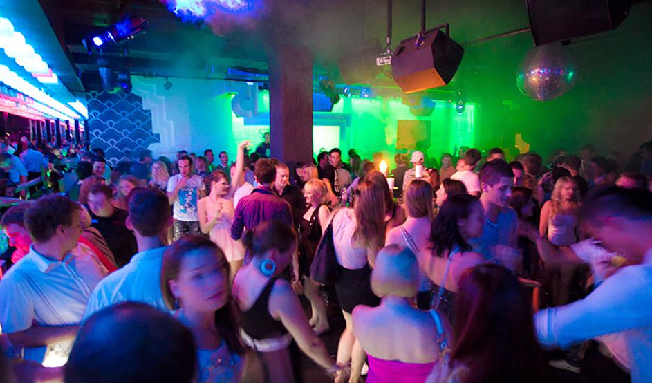 Sredin hip hop v klubu Top