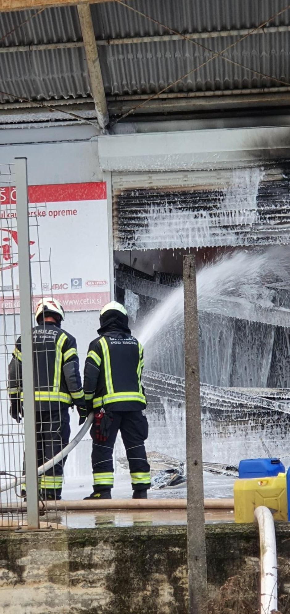 Požar na Plemljevi ulici v Ljubljani | Avtor: Bralka