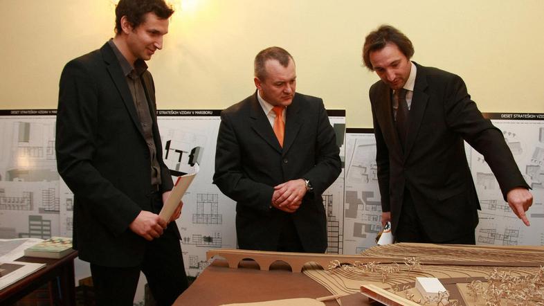 Ideje projektov EPK so si že lani skupaj ogledovali arhitekt Stojan Skalicky, žu