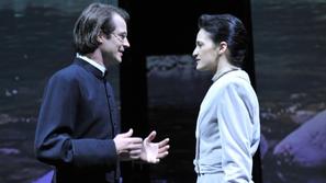 Kdor sam do večera potuje skozi svet