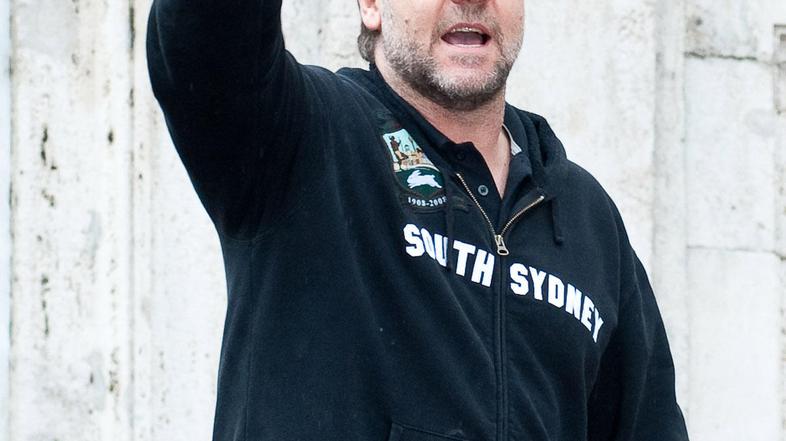 Avstralski igralec Russell Crowe bo ovekovečen celo na poštni znamki, ki bo del 