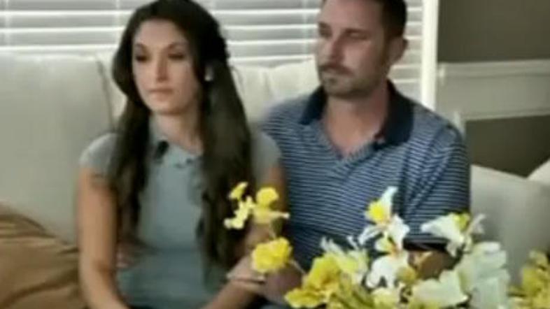 Desiree Jennings trdi, da ji je cepljenje povsem uničilo življenje.