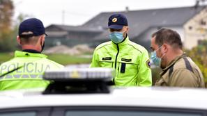 Covid-19, Slovenija, policija, nadzor, občine